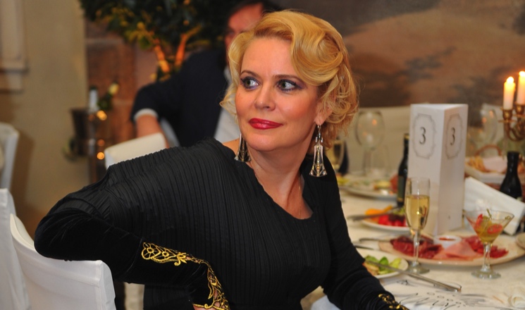 Актриса Алена Яковлева впервые о проблемах дочери Марии Казаковой: «Она выбирала каких-то гаденышей»