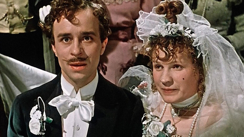 Как Борисова выгнали из театра из-за роли Голохвастова, а Криницына в гриме Прони Прокоповны испугала дочку