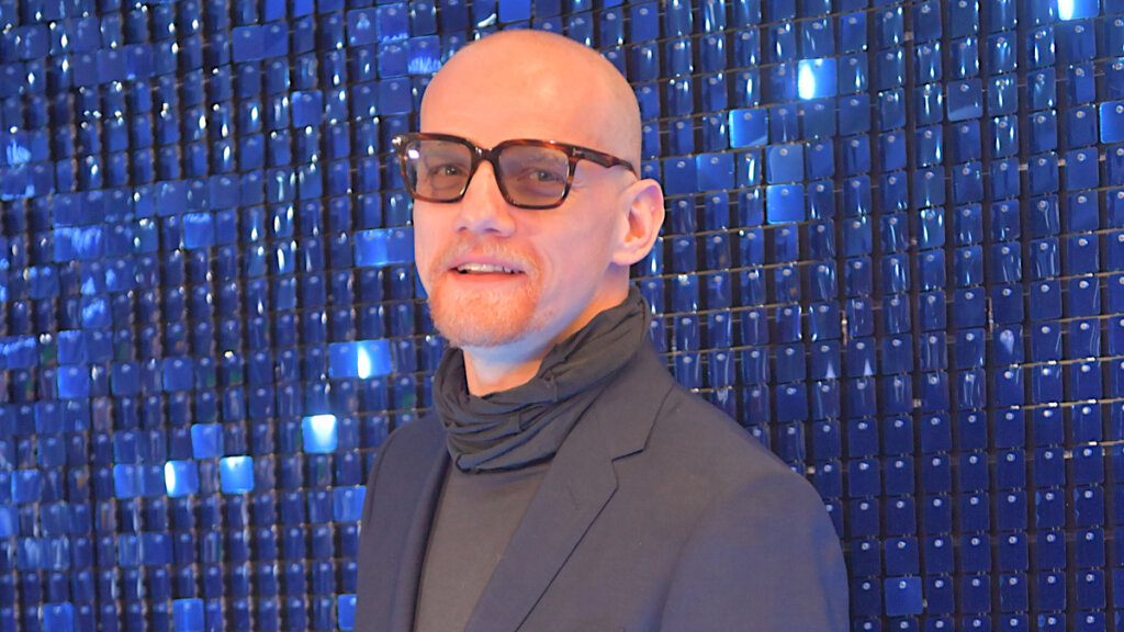 Годится в дочери: Юрий Колокольников вышел в свет с юной красавицей-актрисой