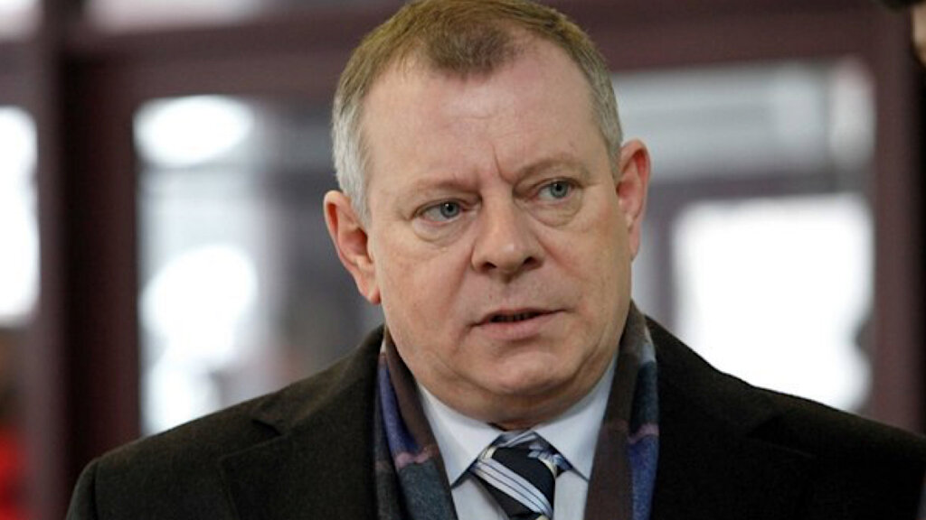 Служит алтарником, не общается с внучкой: как актер Вадим Андреев переживает жуткий скандал