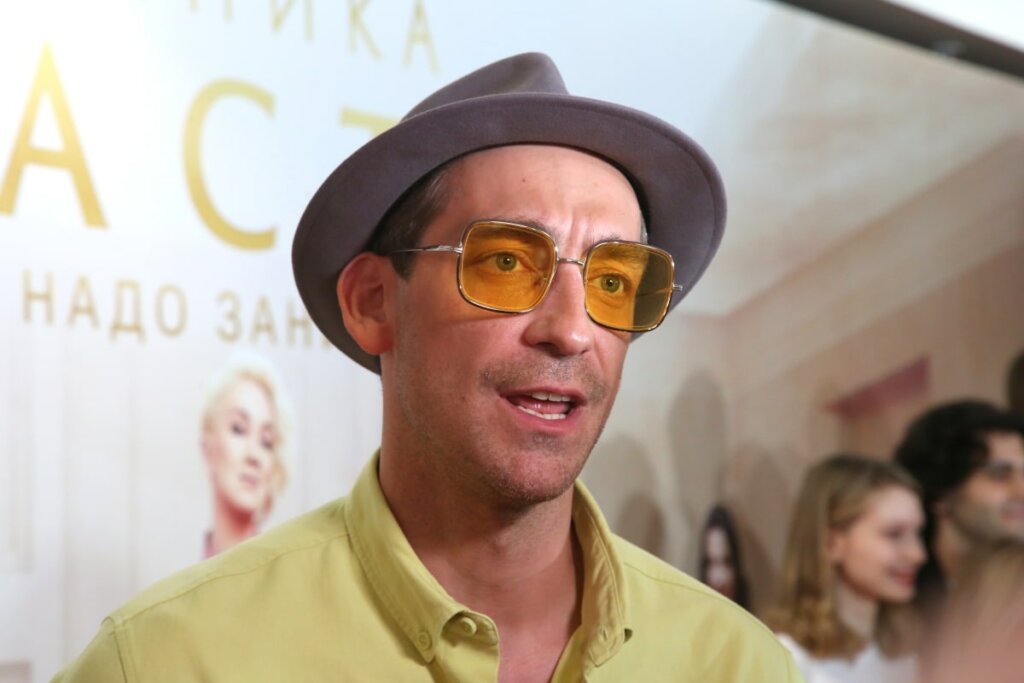 Равшана Куркова познакомила бывшего мужа Артема Ткаченко с его третьей женой: как сегодня живет красавец-актер