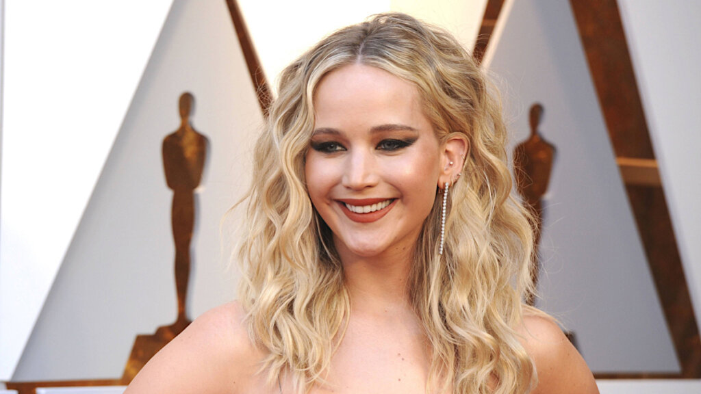 Дженнифер Лоуренс родила первенца