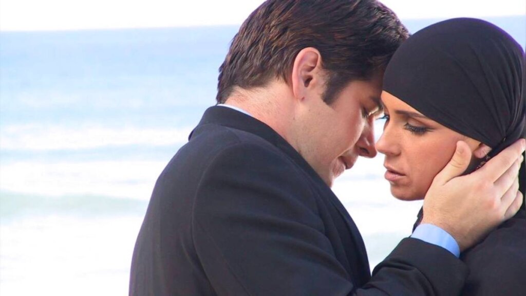 Тест по сериалу «Клон»: проверь, насколько хорошо ты знаешь культовую бразильскую теленовеллу