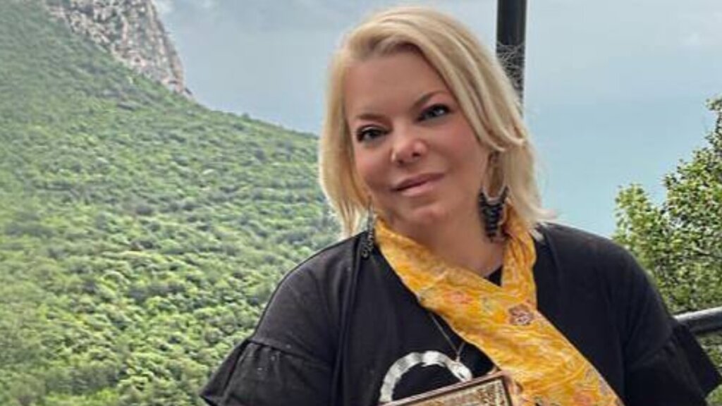 Помощник Ольги Бузовой приложил Яну Поплавскую