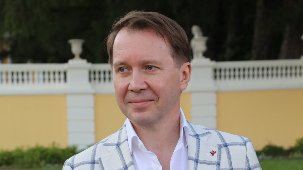 Новости шоу-бизнеса: на маленькую дочь Заворотнюк напали, сбежавший из России Шац оскорбил Миронова, полуголая Шейк показала прелести