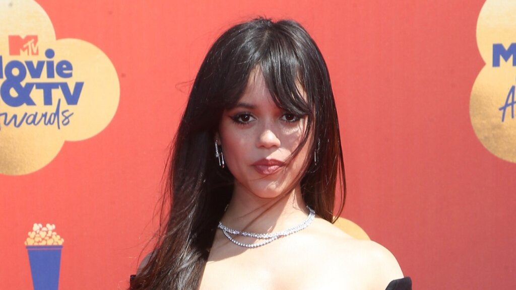 Звезда «Уэнсдэй» Дженна Ортега проехалась по социальной сети TikTok