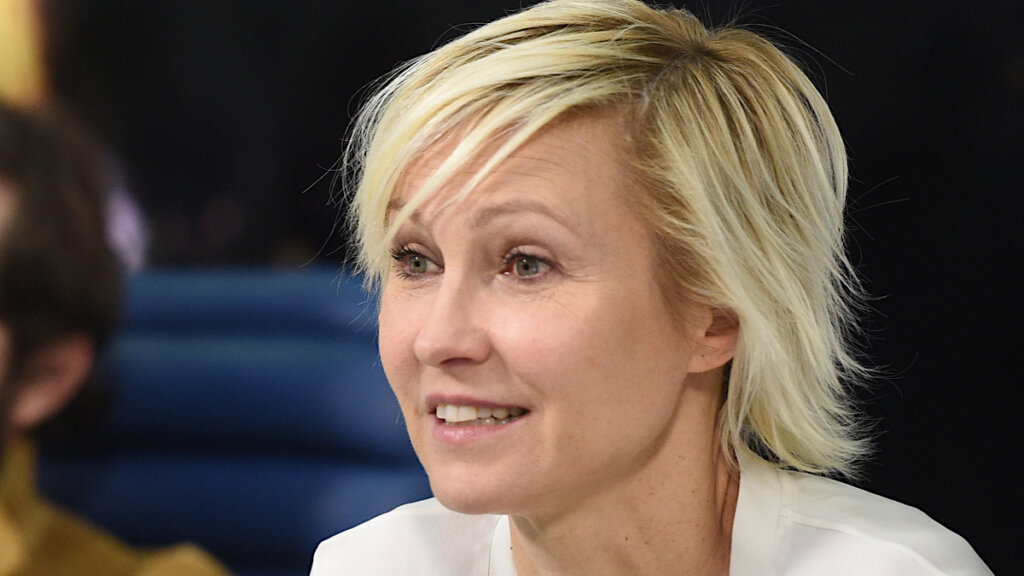 Қызғылт минет онлайн