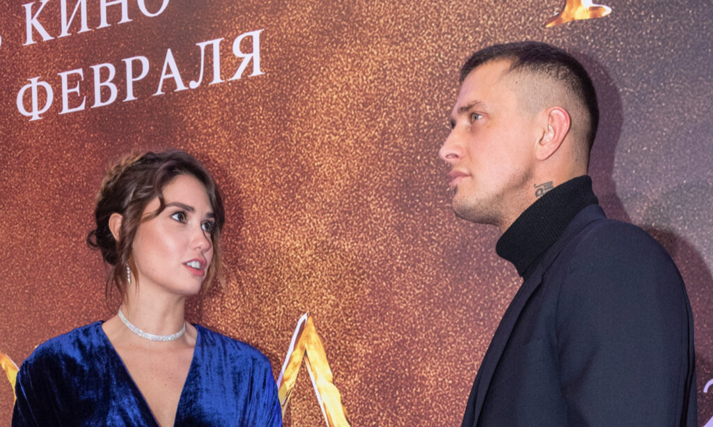 Агата Муцениеце не оставляет в покое Павла Прилучного