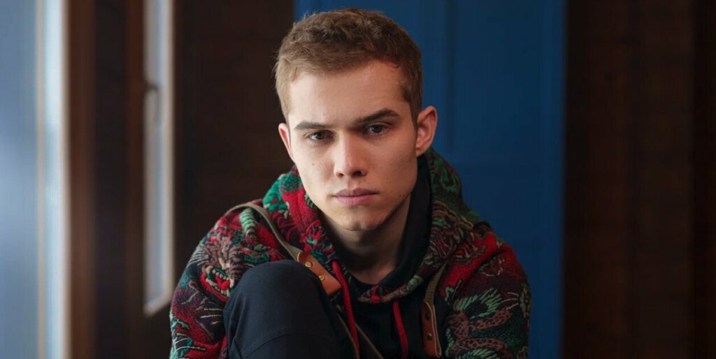 Актер сериала «Слово пацана» Рузиль Минекаев вновь сыграл хулигана