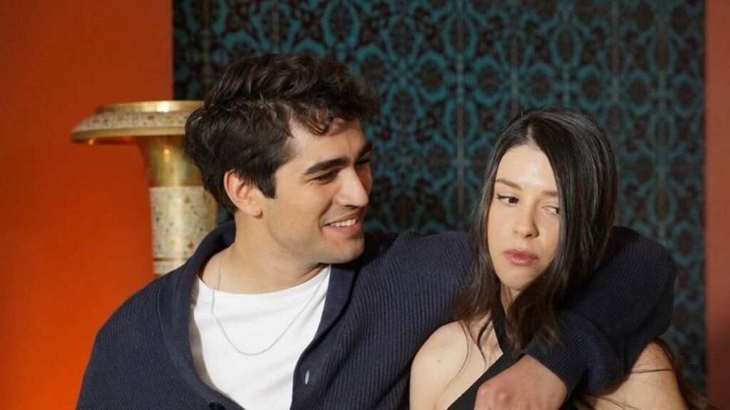 Мерт Рамазан Демир и Буче Бусе Кахраман летом снимутся в новом фильме