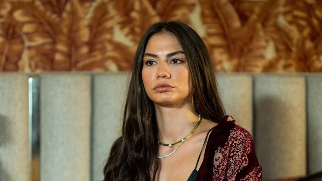 Демет Оздемир присоединилась к касту третьего сезона сериала «Клюквенный щербет»