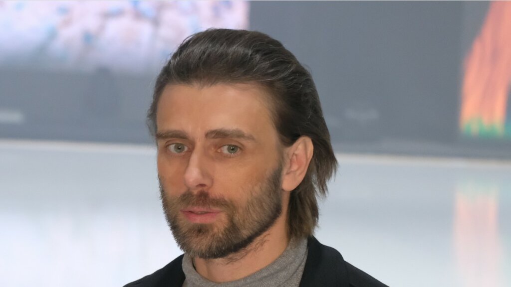 Без Заворотнюк жизнь не мила: вид похоронившего жену Петра Чернышева разбивает сердце