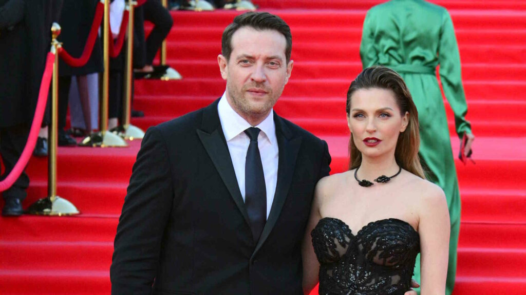 Уехавший в Израиль Кирилл Сафонов цветет и пахнет в эмиграции и не жалеет об отъезде: Савельева поделилась фото