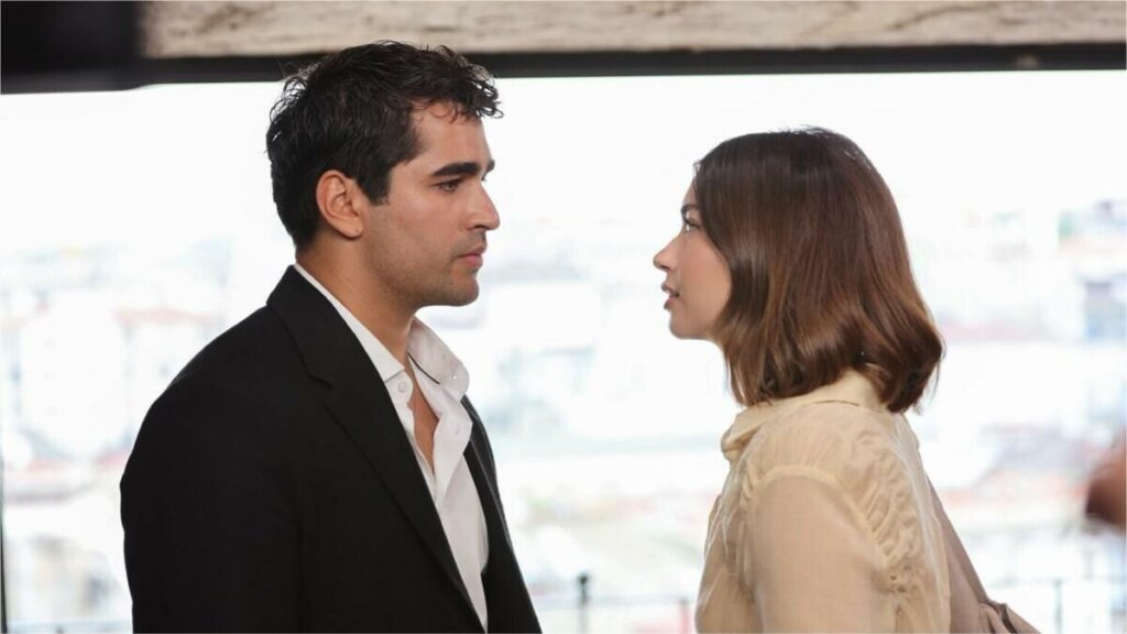 Мерт Рамазан Демир и Афра Сарачоглу расстались: слух дня