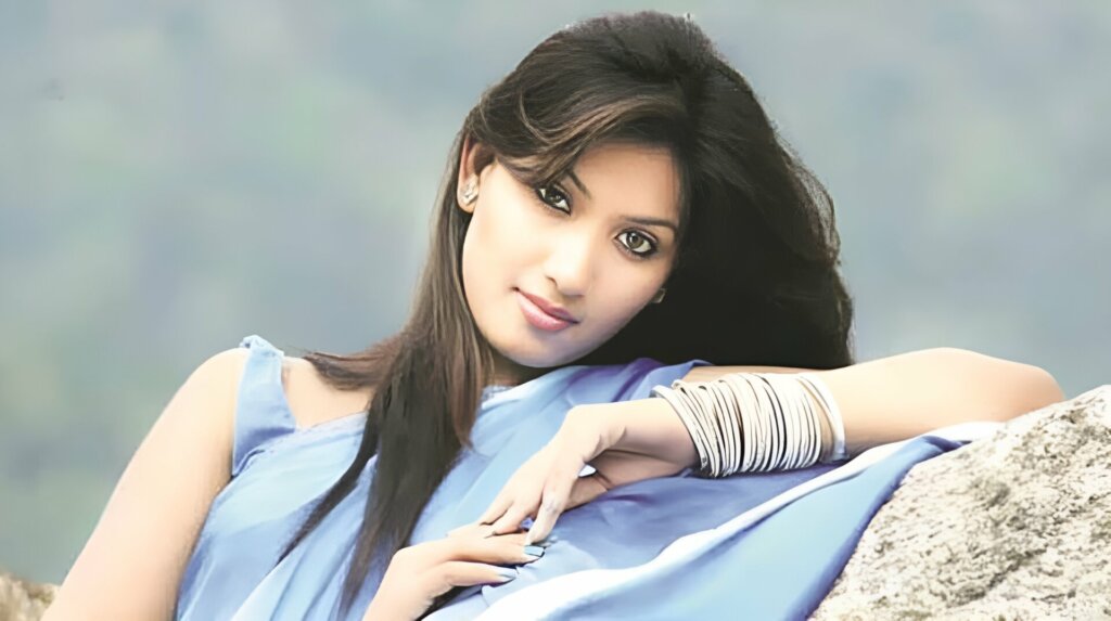 Трагическая ложь актрисы Минакши Тхапар: Звезду Болливуда собирали по частям — голову еле нашли