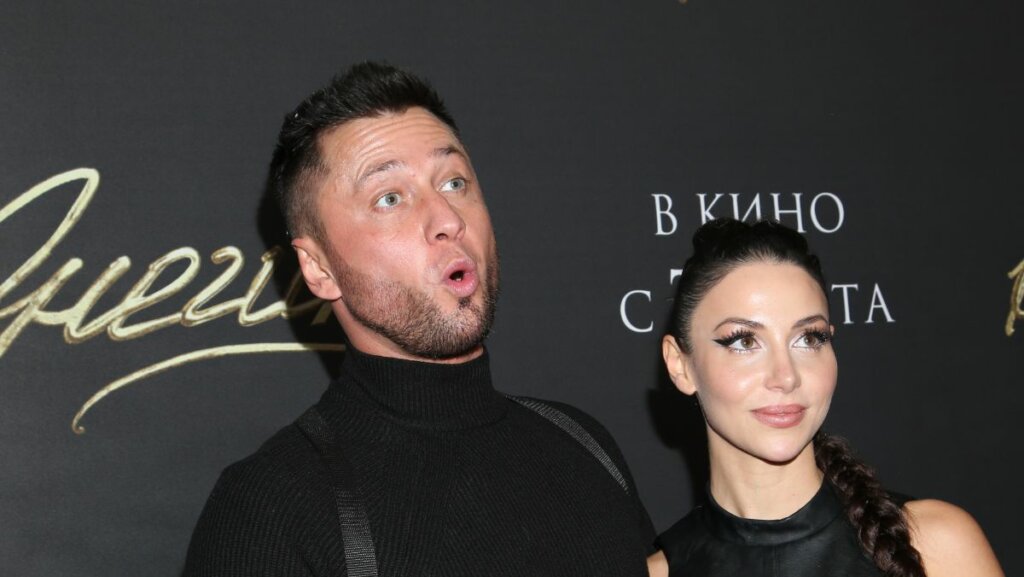 Павел Прилучный и Зепюр Брутян поздравили Агату Муцениеце со свадьбой