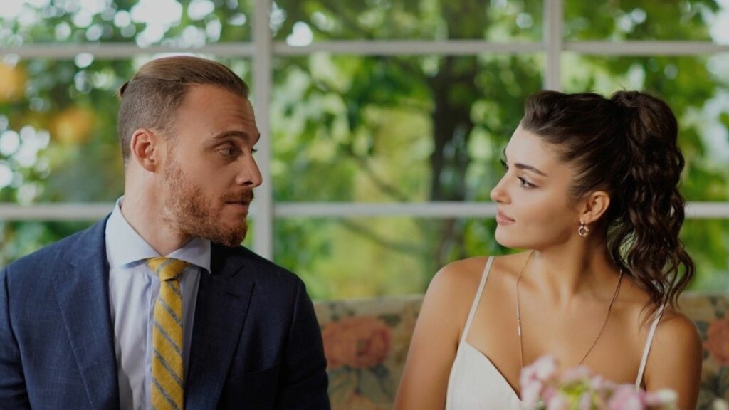 Ханде Эрчел и Керем Бюрсин были замечены вместе