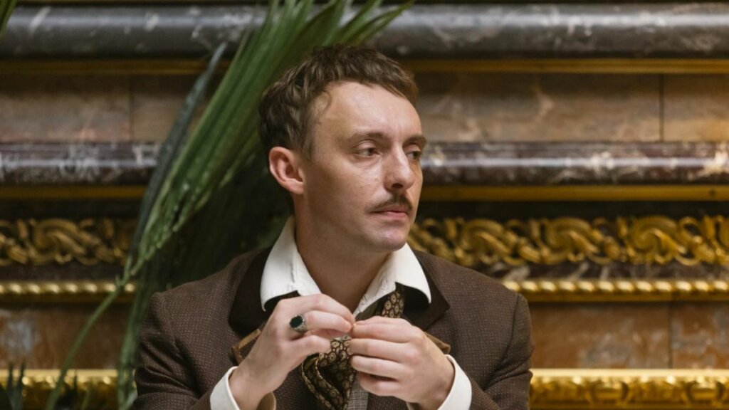 Актер Илья Дель, получивший удар ножом от возлюбленной, вновь оказался в реанимации, и вот почему