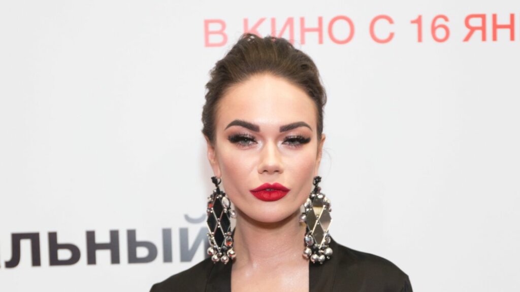 «Это все слухи»: Яна Кошкина объяснила возвращение к молодому мужу после развода