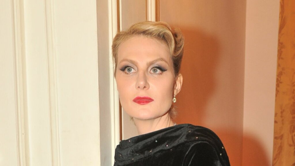 Рената Литвинова пострадала в Париже: вот что случилось