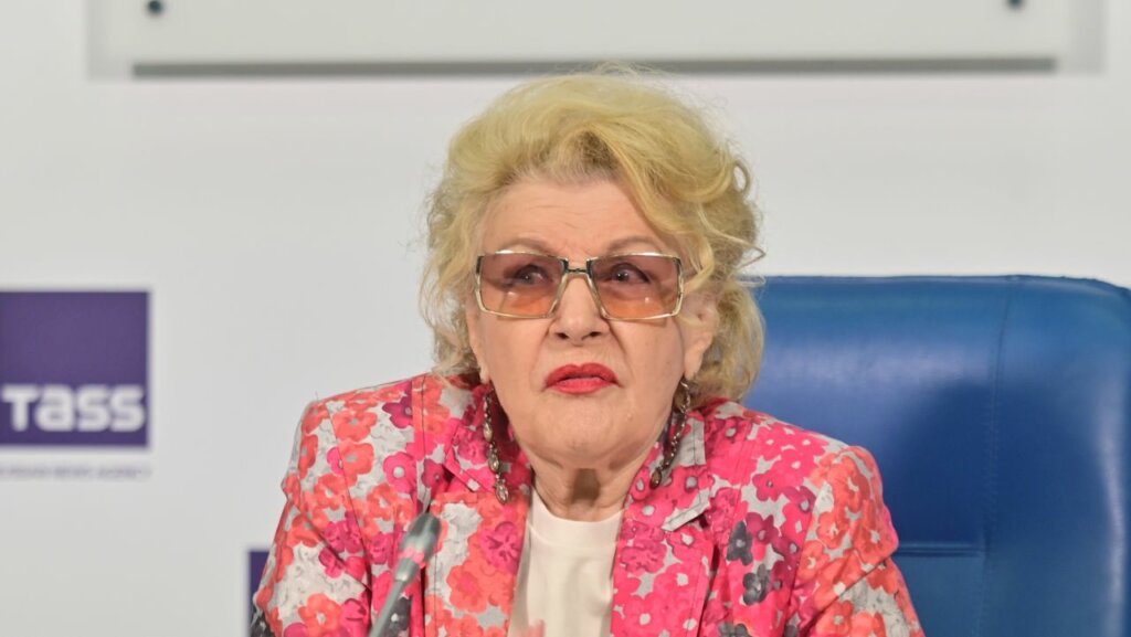 Светлана Дружинина разнесла звезд за жизнь напоказ: «Плебеи»