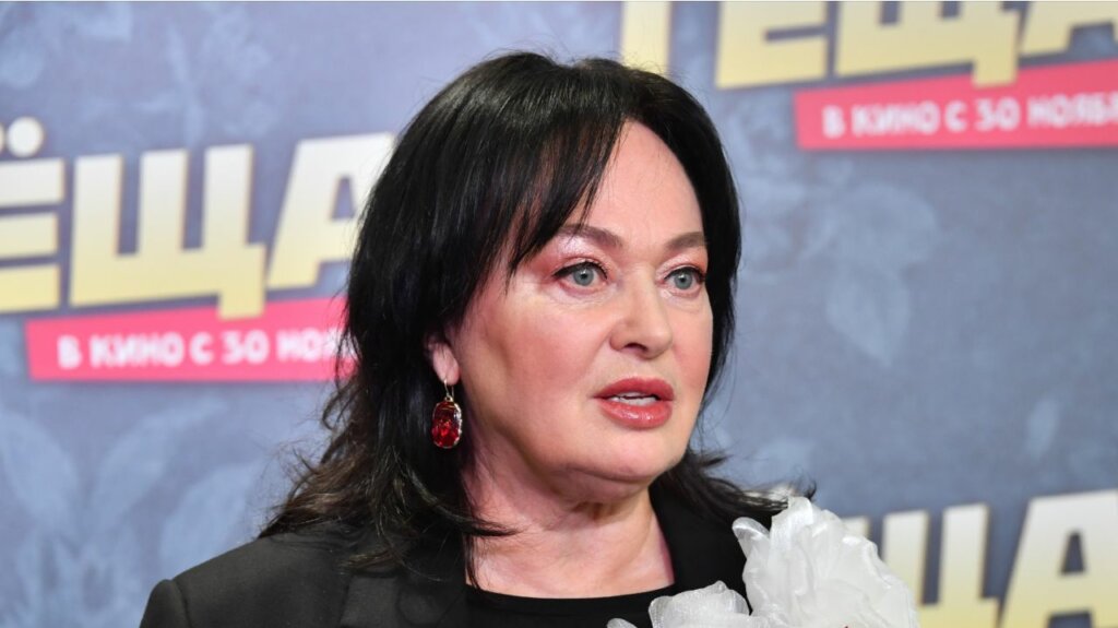 Лариса Гузеева снялась с мужчиной на фоне новостей о своем разводе: «Мой Эвклид»