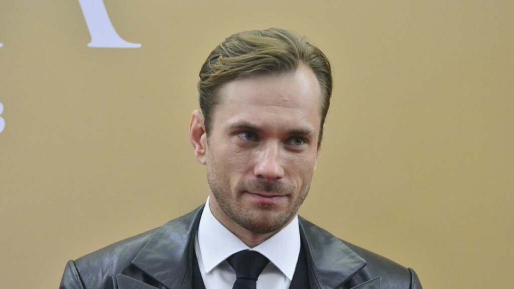 Окончил ПТУ, работал на заводе, похоронил близкого человека: испытания Александра Горбатова