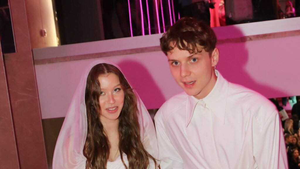 «Хочу троих детей»: 20-летний Ваня Дмитриенко — о женитьбе на 17-летней Пересильд