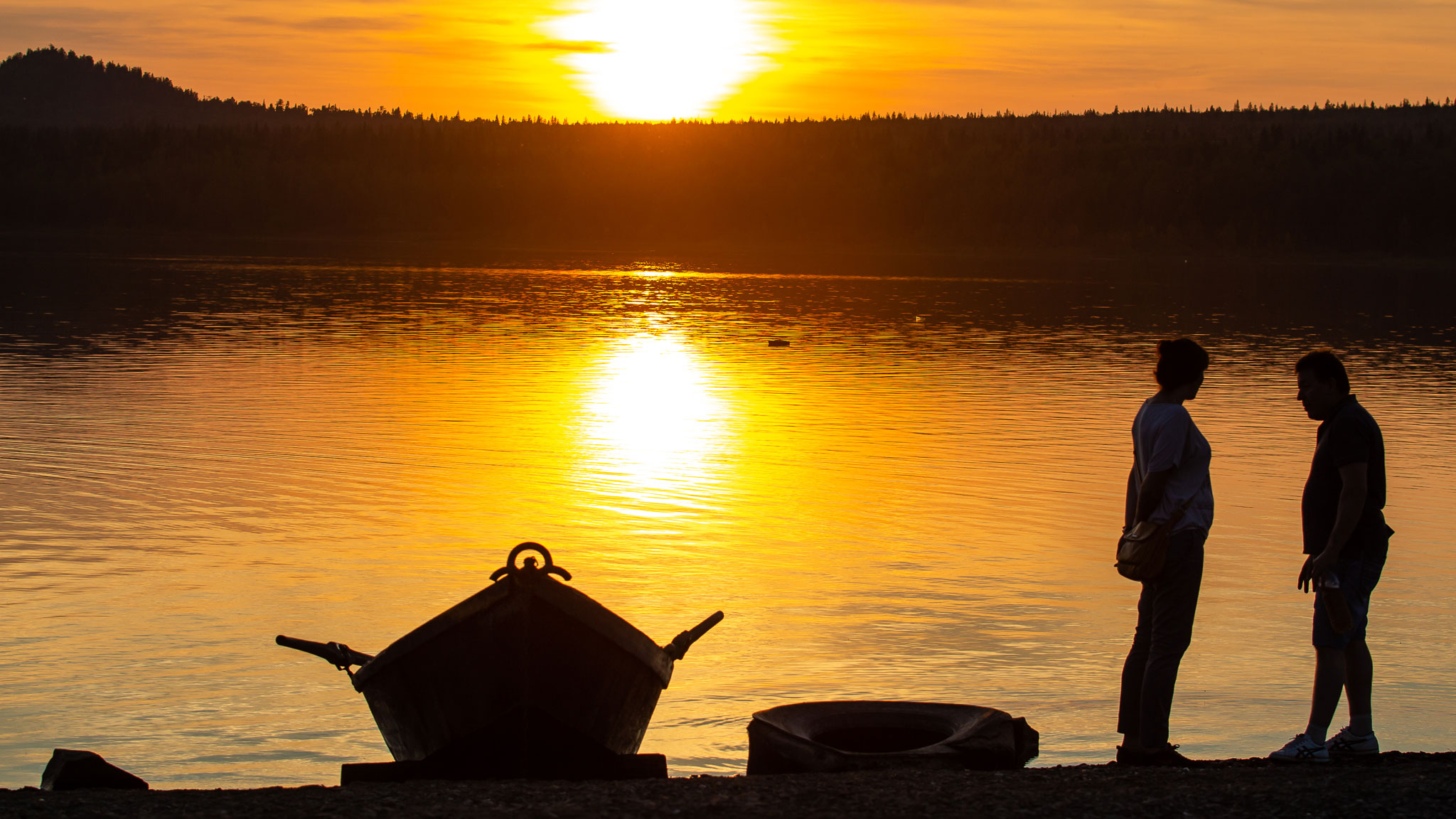 закат на реке