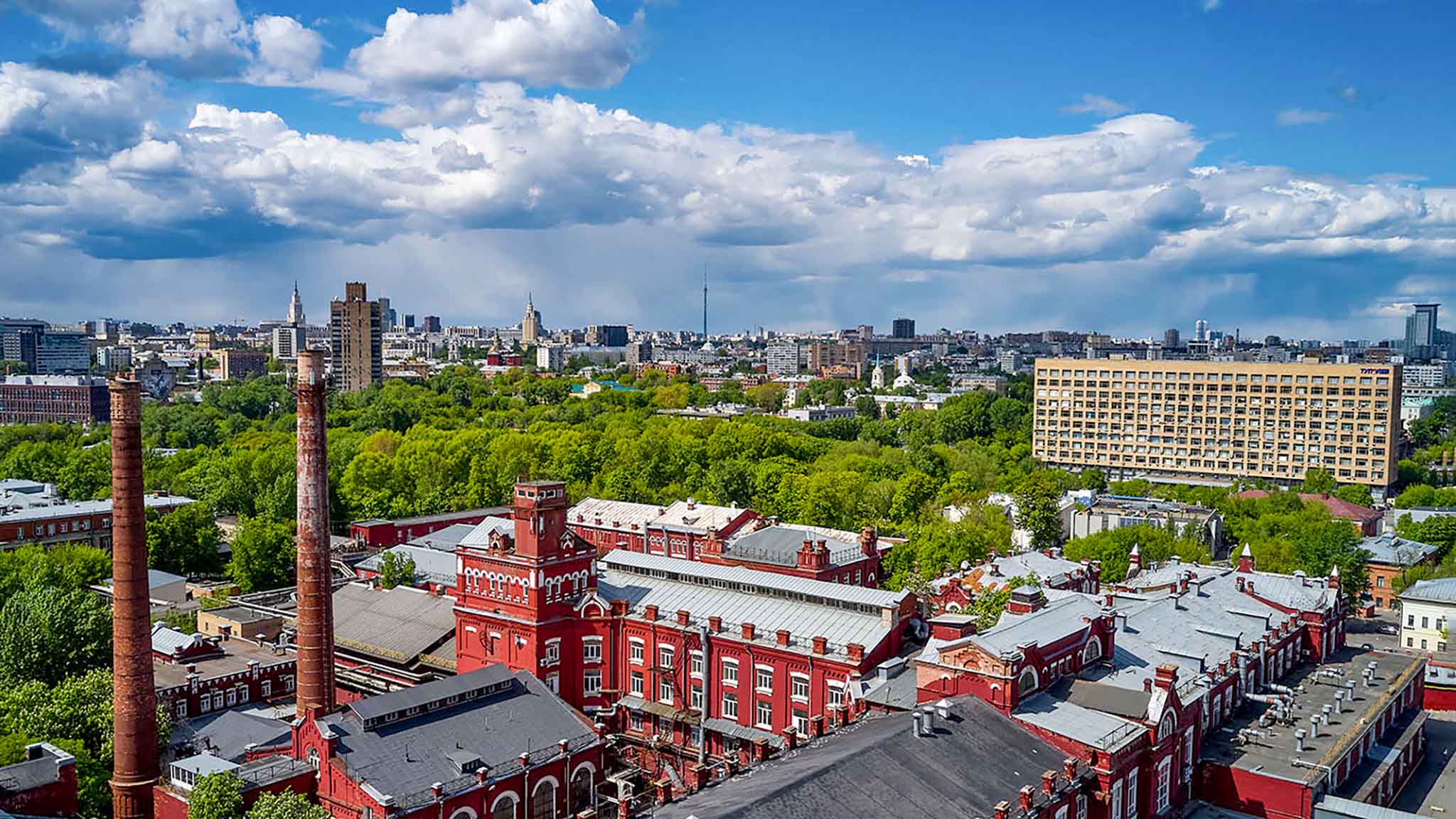 Красивые виды лефортово. Пункт приёма одежды лефортово. Лефортово микрорайоны. Москва ювао лефортово. Лефортово школа 156 1947.