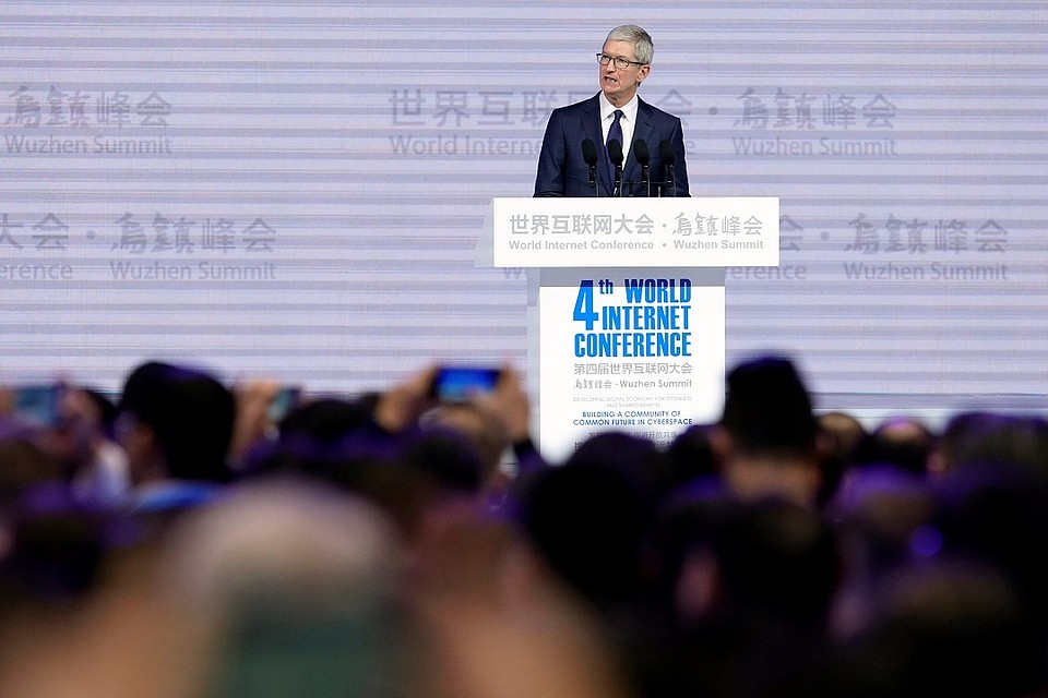 Глава Apple Тим Кук на 4-й Всемирной конференции по управлению интернетом в Китае