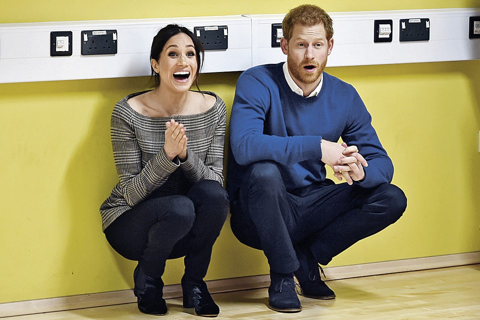 А это Гарри и Меган посетили танцевальный класс. Со стороны все казалось весьма демократичным. До сих пор.