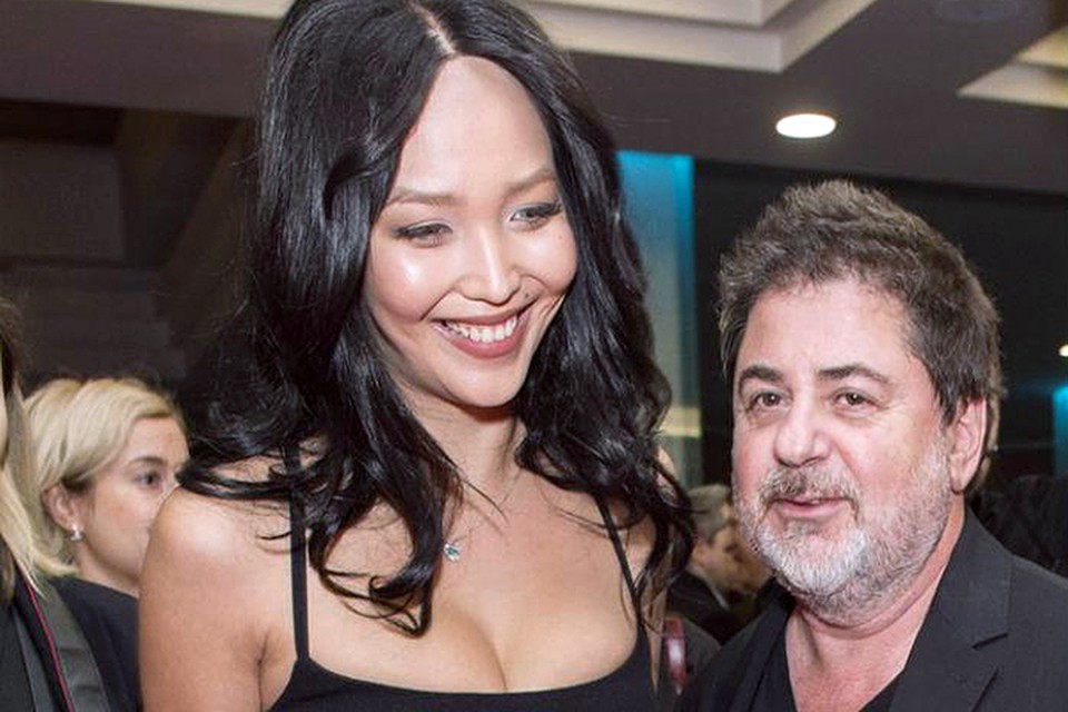 Роскошная Дарина Молодая жена Цекало опубликовала фото топлес