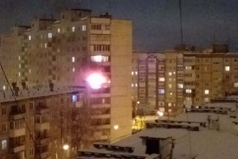 50 Chelovek Evakuirovalis Sereznyj Pozhar Tushili V Permskoj Vysotke V Novogodnyuyu Noch