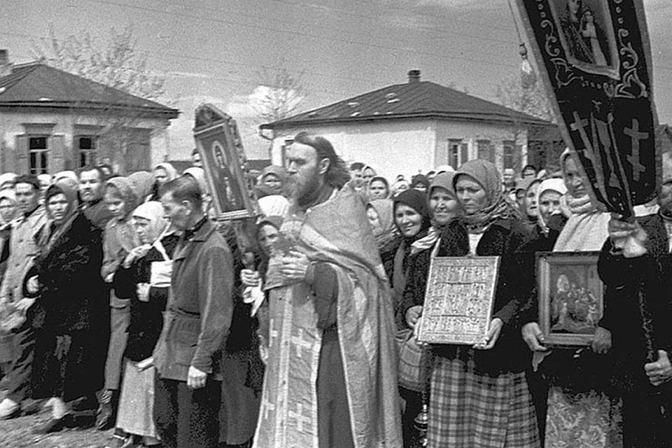 Возобновленные Крестные ходы в первые годы войны.