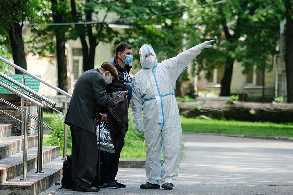 Люди не обращались к врачам из-за боязни заразиться коронавирусом в больнице. Фото: Артем Килькин