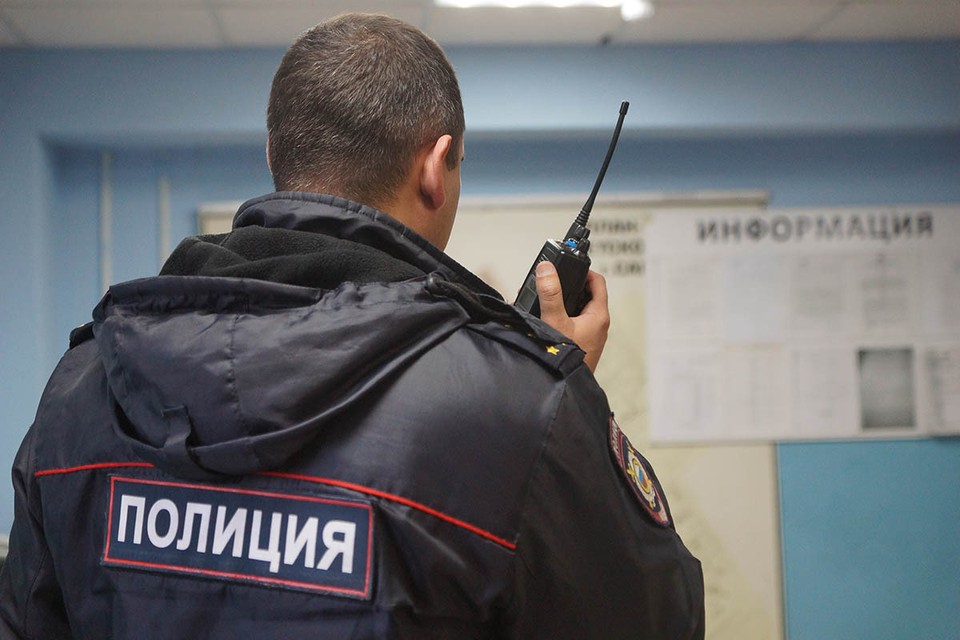 В настоящее время полиция проводит проверку и устанавливает все детали случившегося.