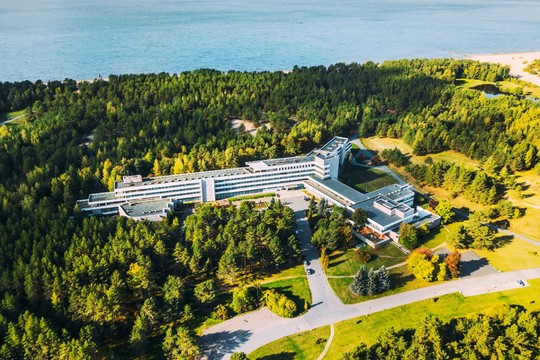 Почему переболевшим ковидом стоит ехать в санаторий. Фото: санаторий «Дюны».