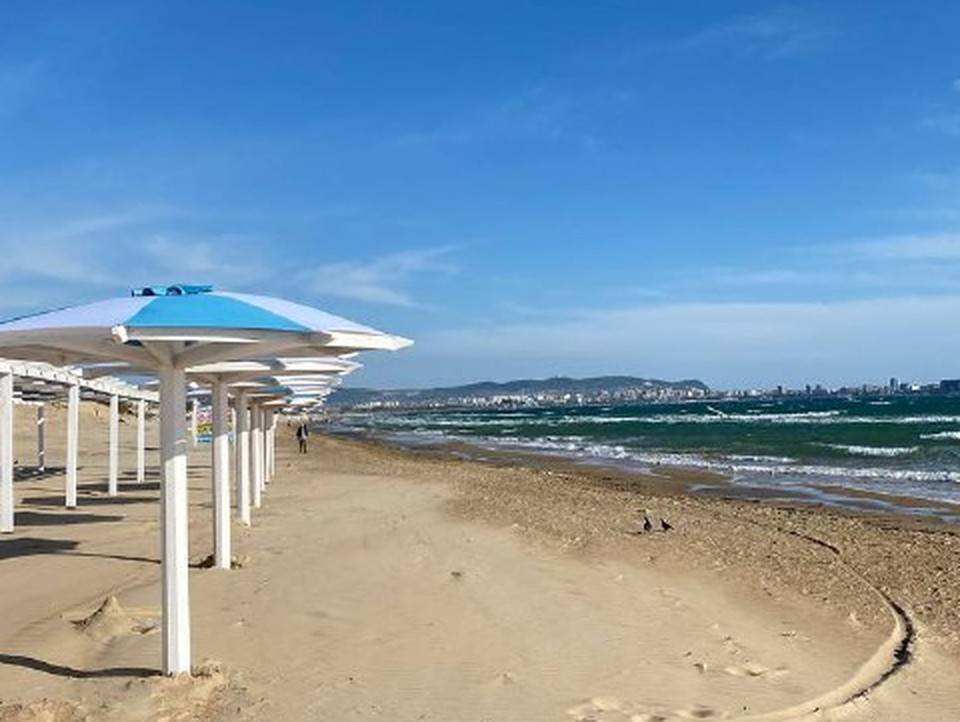 Анапа в мае. В анапе закрыли пляжи 2024. Анапа пляж. Пляж fh park. Люди на пляже.