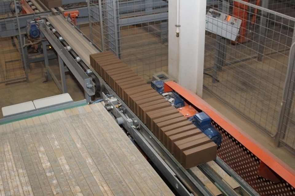 Клинкерная плитка станок для производства. Клинкерный завод в россии. Технология производства клинкера. Завод lode. Производство клинкерной плитки оборудование.