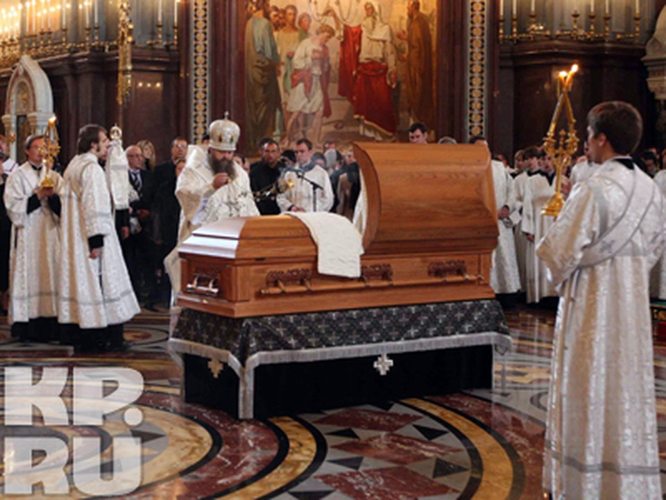отпевание протоиерея михаила васильева в храме христа спасителя. отпевание протоиерея димитрия смирнова храм христа спасителя. отпевание в храме христа спасителя. храм христа спасителя отпевание отца михаила. патриарх алексий 2 в храме христа спасителя.