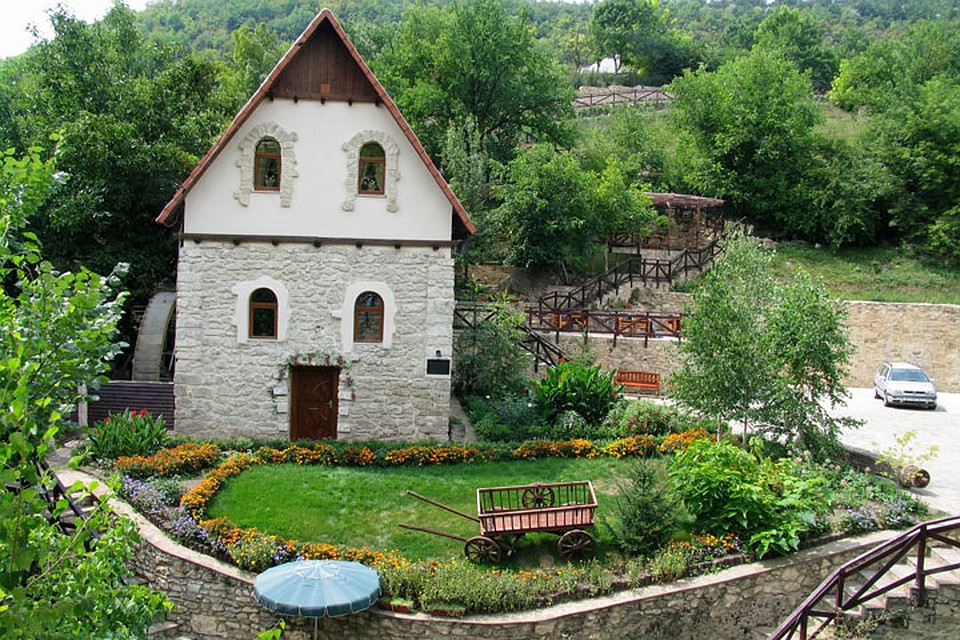 В старой мельнице в Строенцах открыли музей и ресторан. Фото: Александр Продан.