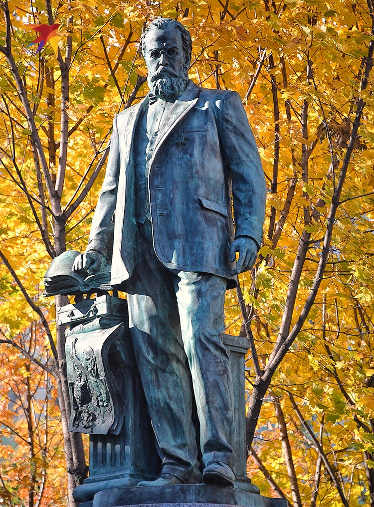 В Москве открыли памятник врачам, борющимся с COVID-19 - РИА Новости, 17.09.2021