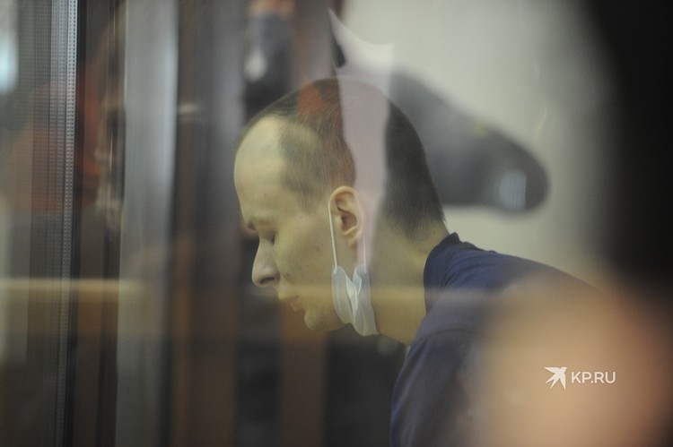 Александров слушает судебный приговор