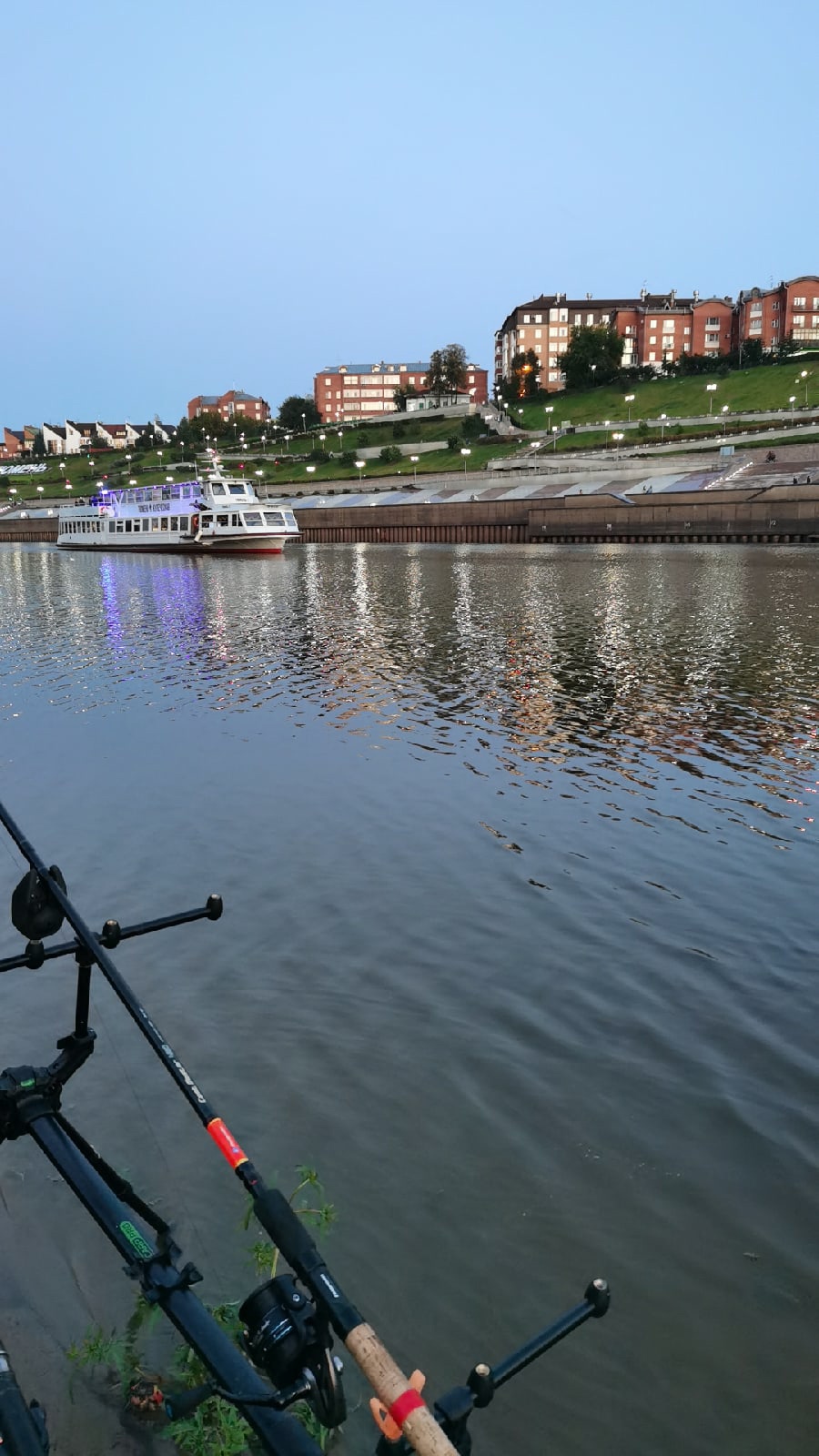Утром в Тюмени можно и порыбачить, и полюбоваться на любимый город