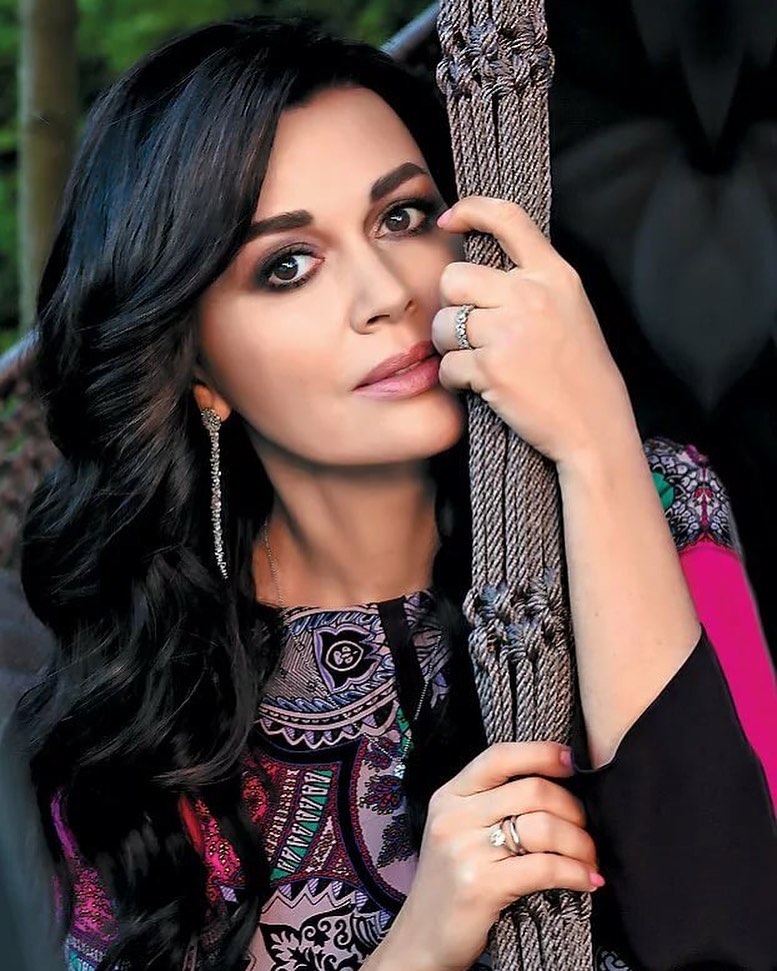 Группа Ласковый май очень молится за Анастасию Заворотнюк. Мы, вместе с семьей Насти, переживаем за неё.