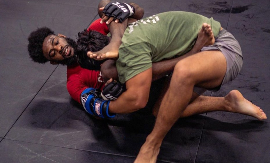 Чемпион UFC Алджамейн Стерлинг снялся с боя с Петром Яном. Фото: Инстаграм Стерлинга