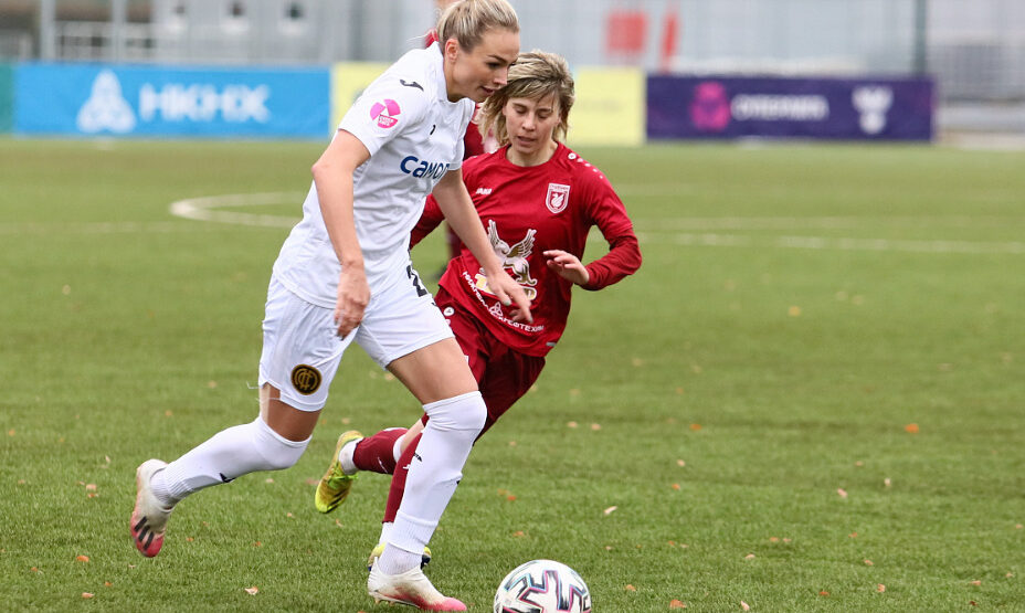 Ксения Коваленко, футбол