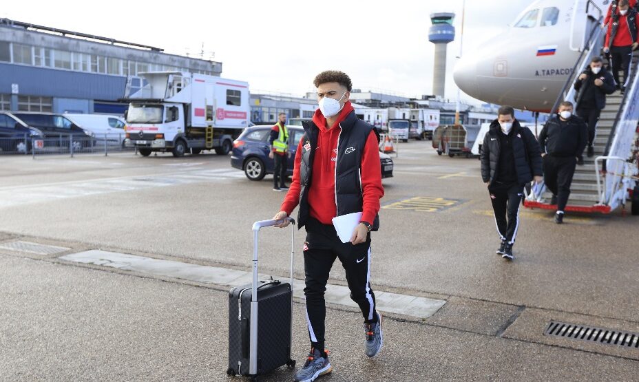 Джордан Ларссон и Спартак прибыли в Англию на матч ЛЕ