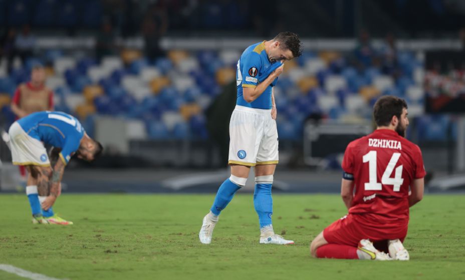 Два футболиста «Наполи» заболели коронавирусом перед ответным матчем со «Спартаком».
Фото: Global Look Press